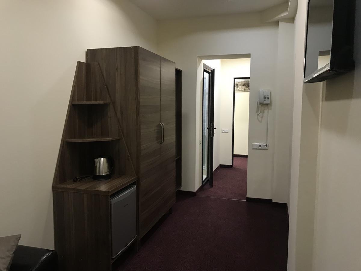 Hobby Hotel Yerevan Exterior foto