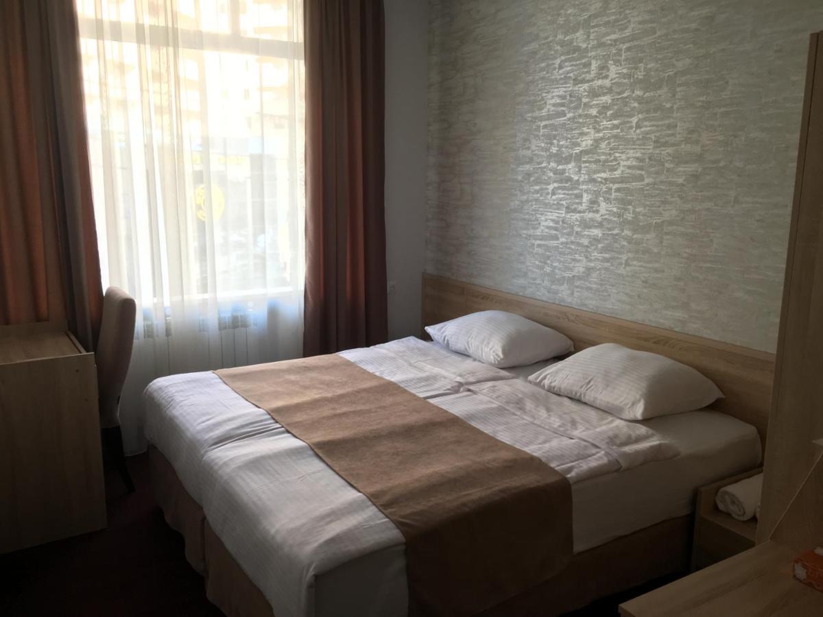 Hobby Hotel Yerevan Exterior foto